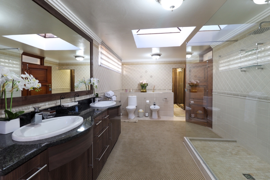 4 Bedroom Property for Sale in Heuwelsig Free State